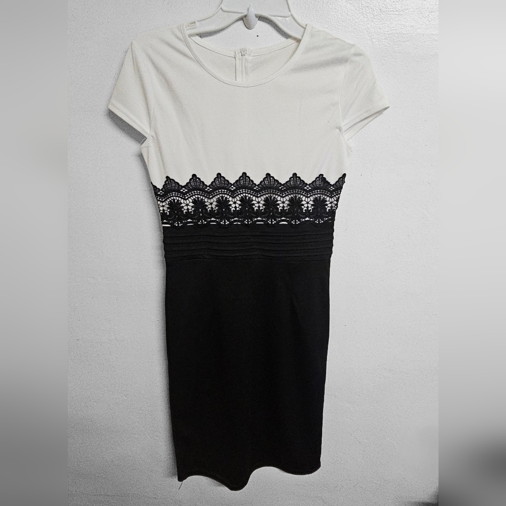 Black and White Sheath Midi Dress with Crew Neck
